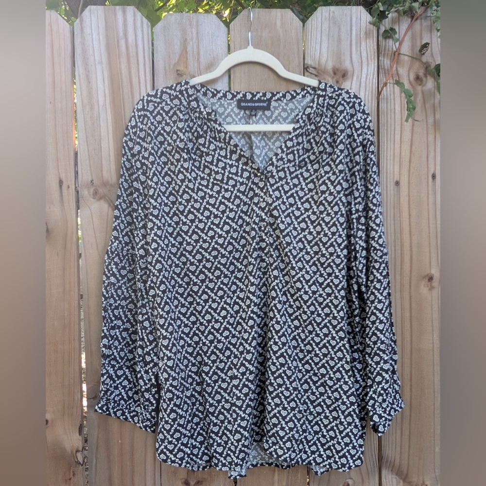Grand & Greene Black and White Floral Heart Patterned Long Sleeve Rayon Blouse